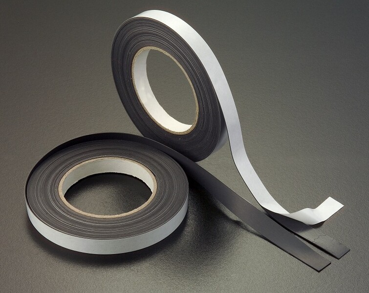 Selbstklebendes Magnetband 101015